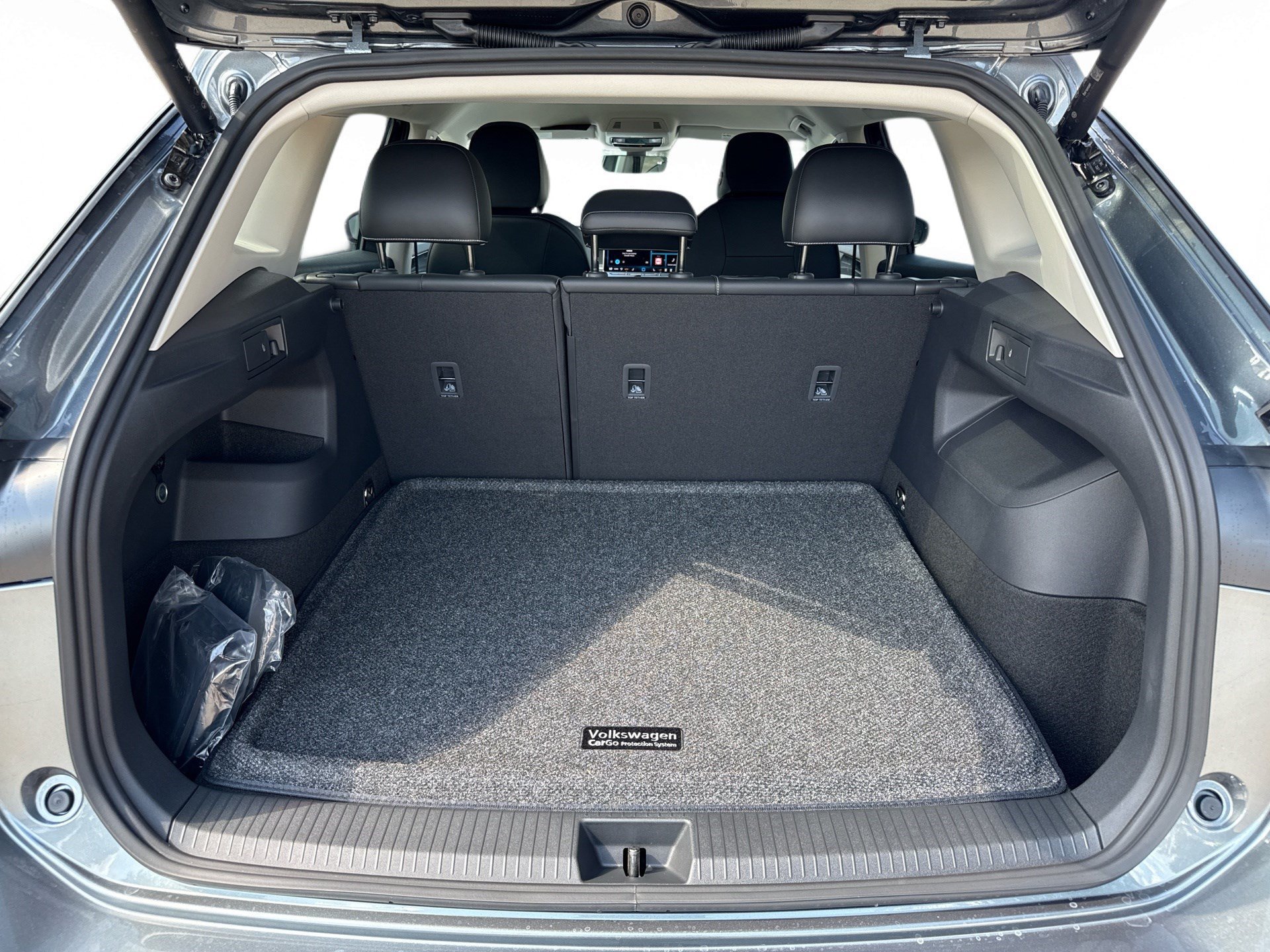New 2026 Volkswagen Tiguan SE FWD image 19