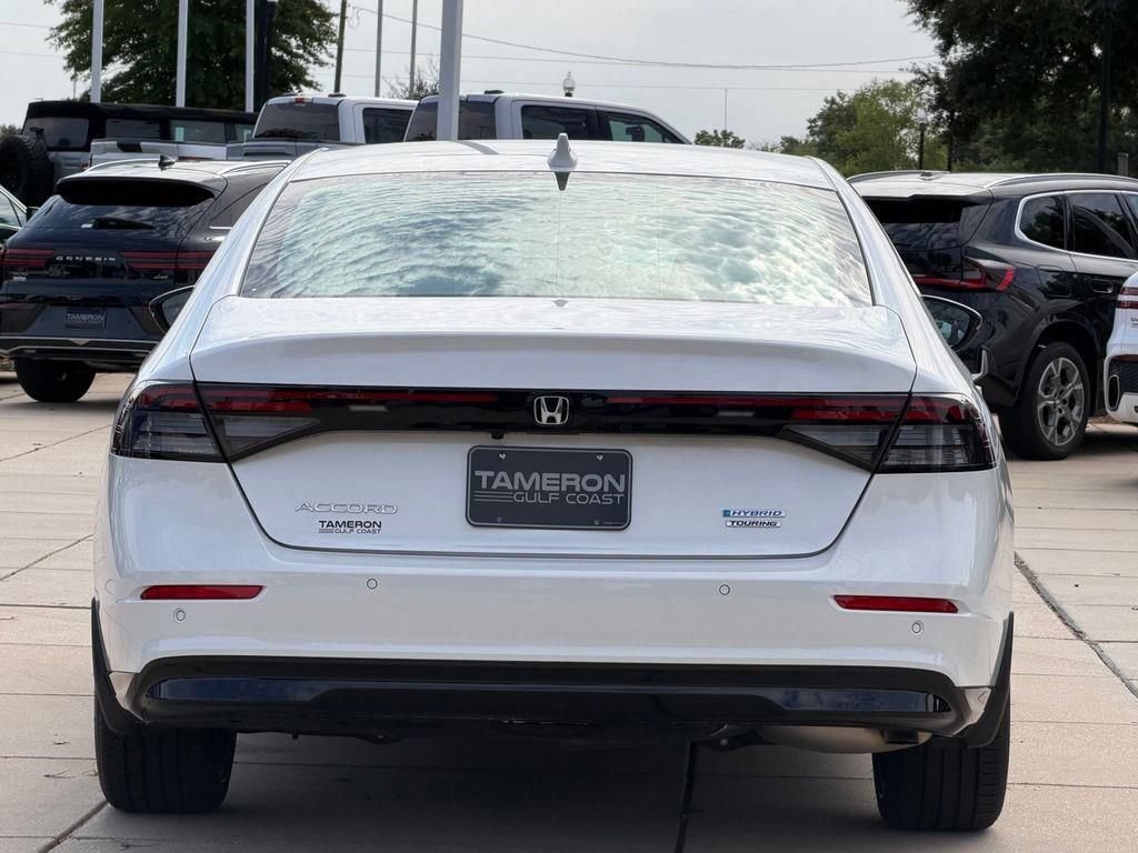 Used 2023 Honda Accord Touring image 3