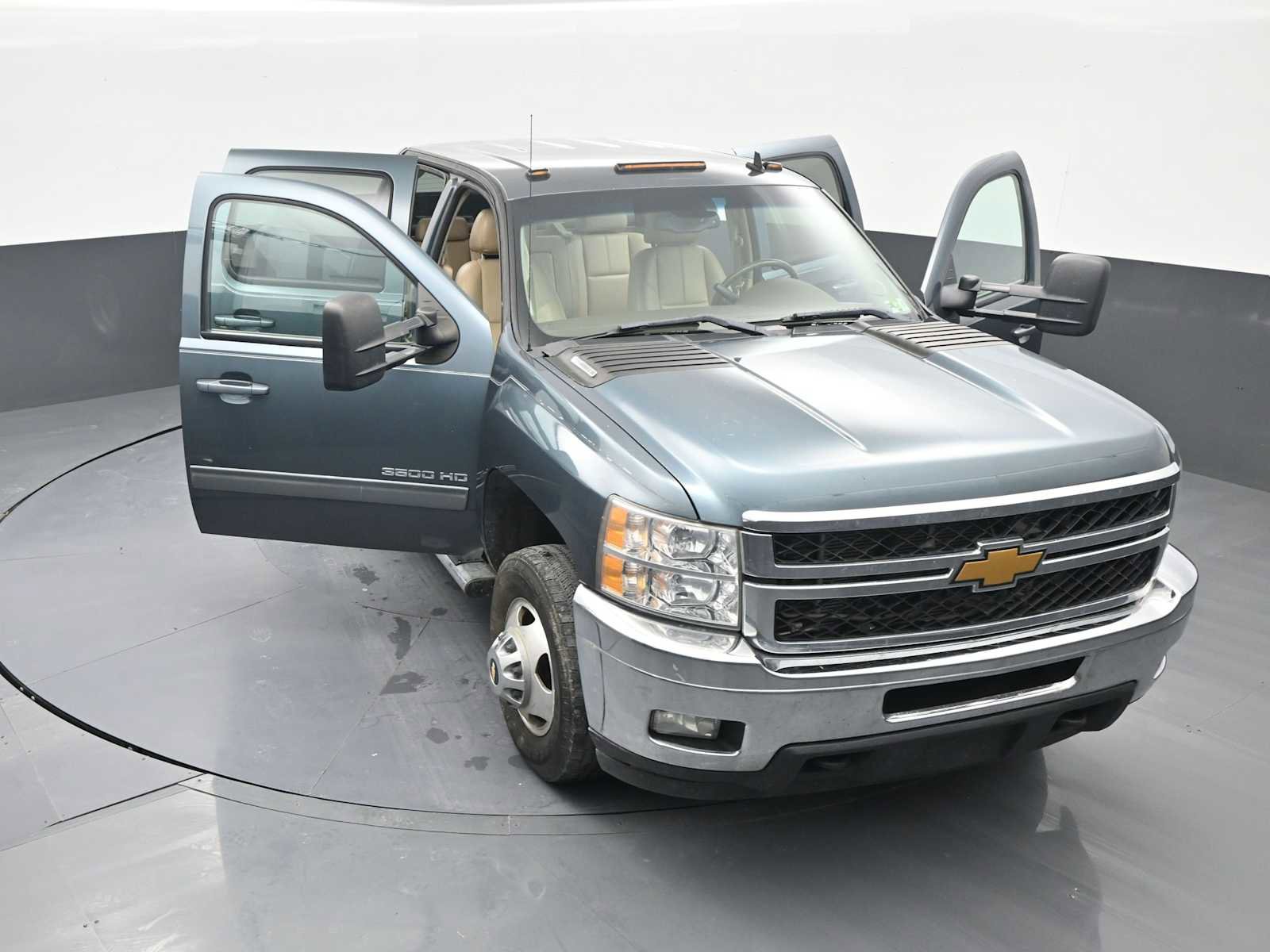 Used 2012 Chevrolet Silverado 3500 LTZ image 47