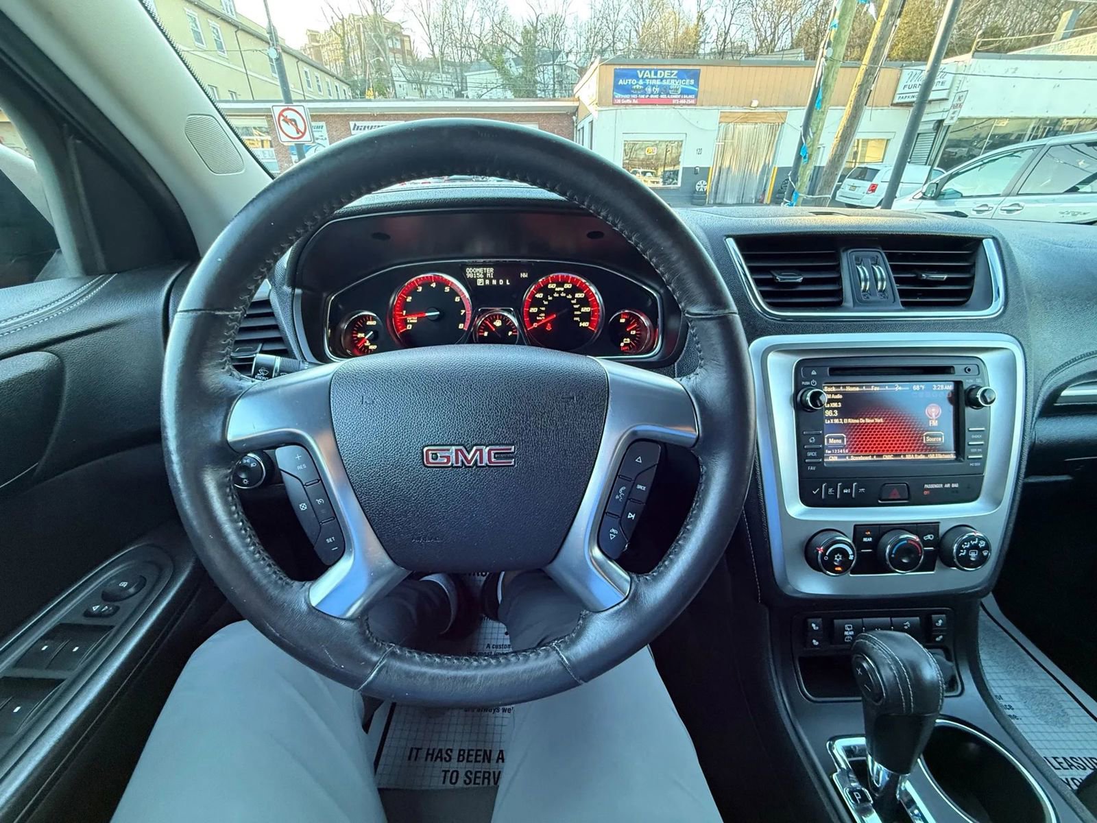 Used 2016 GMC Acadia SLE image 39