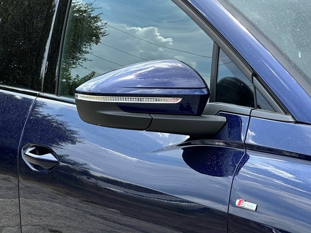 New 2025 Audi Q4 e-tron Premium Plus image 5