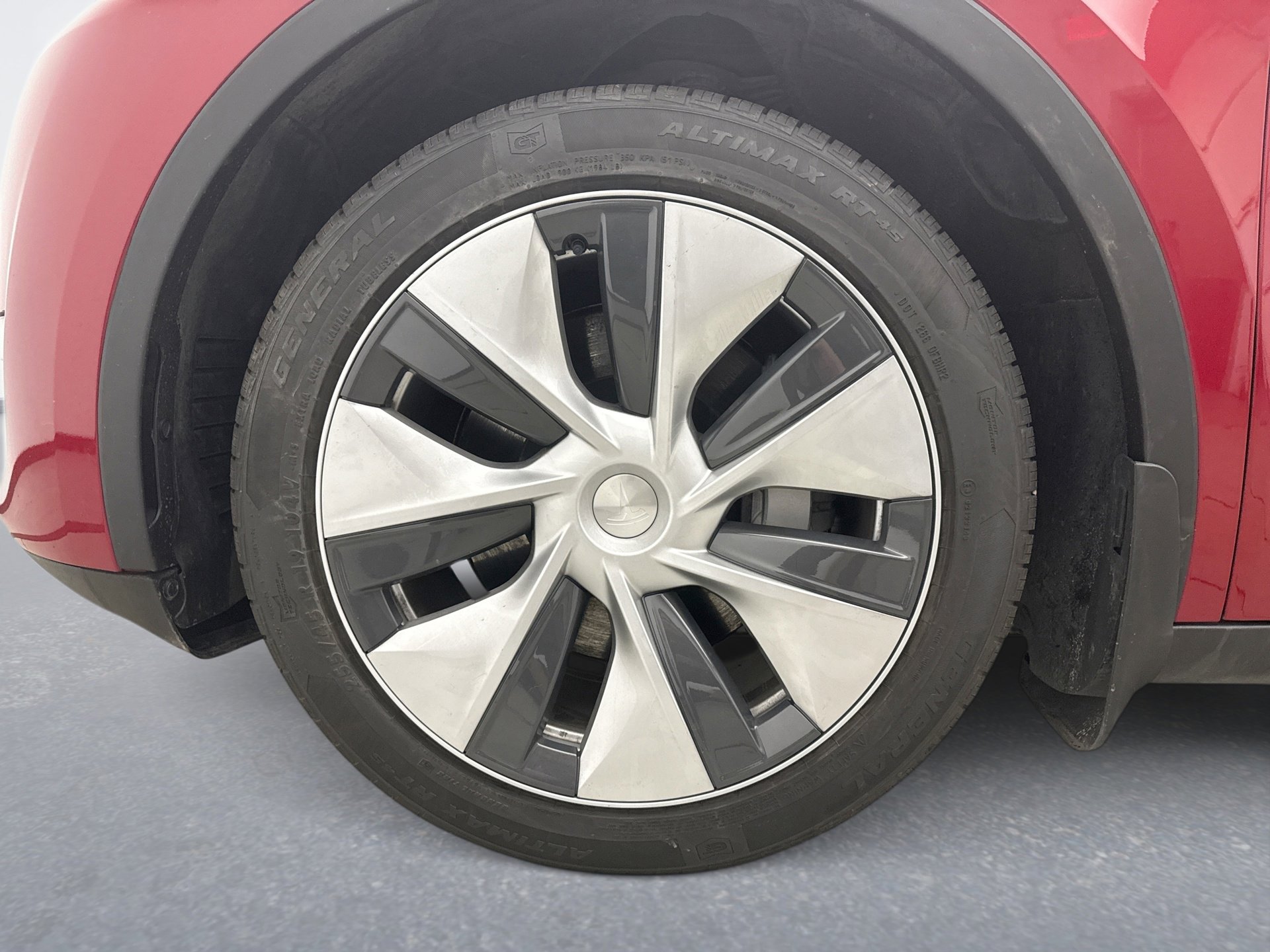 Used 2023 Tesla Model Y Long Range image 25