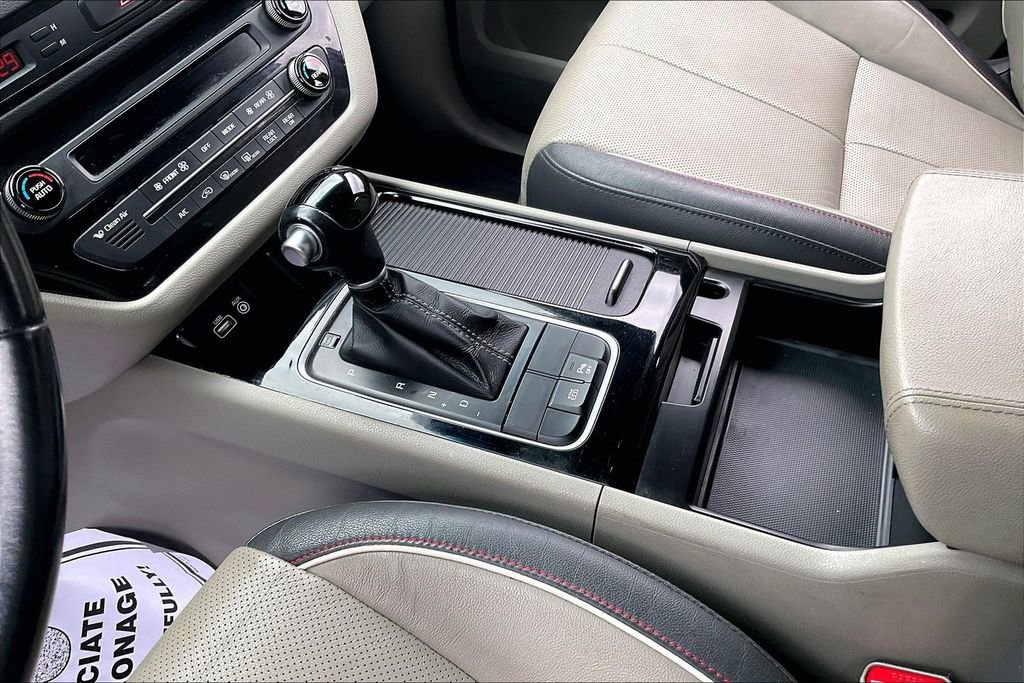 Used 2015 Kia Sedona EX FWD image 20