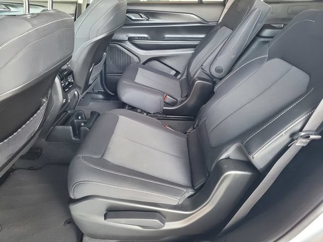 Used 2023 Jeep Grand Cherokee L Laredo AWD/4WD image 15