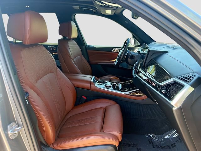 Used 2023 BMW X7 M60i w/ Executive Package AWD/4WD image 16