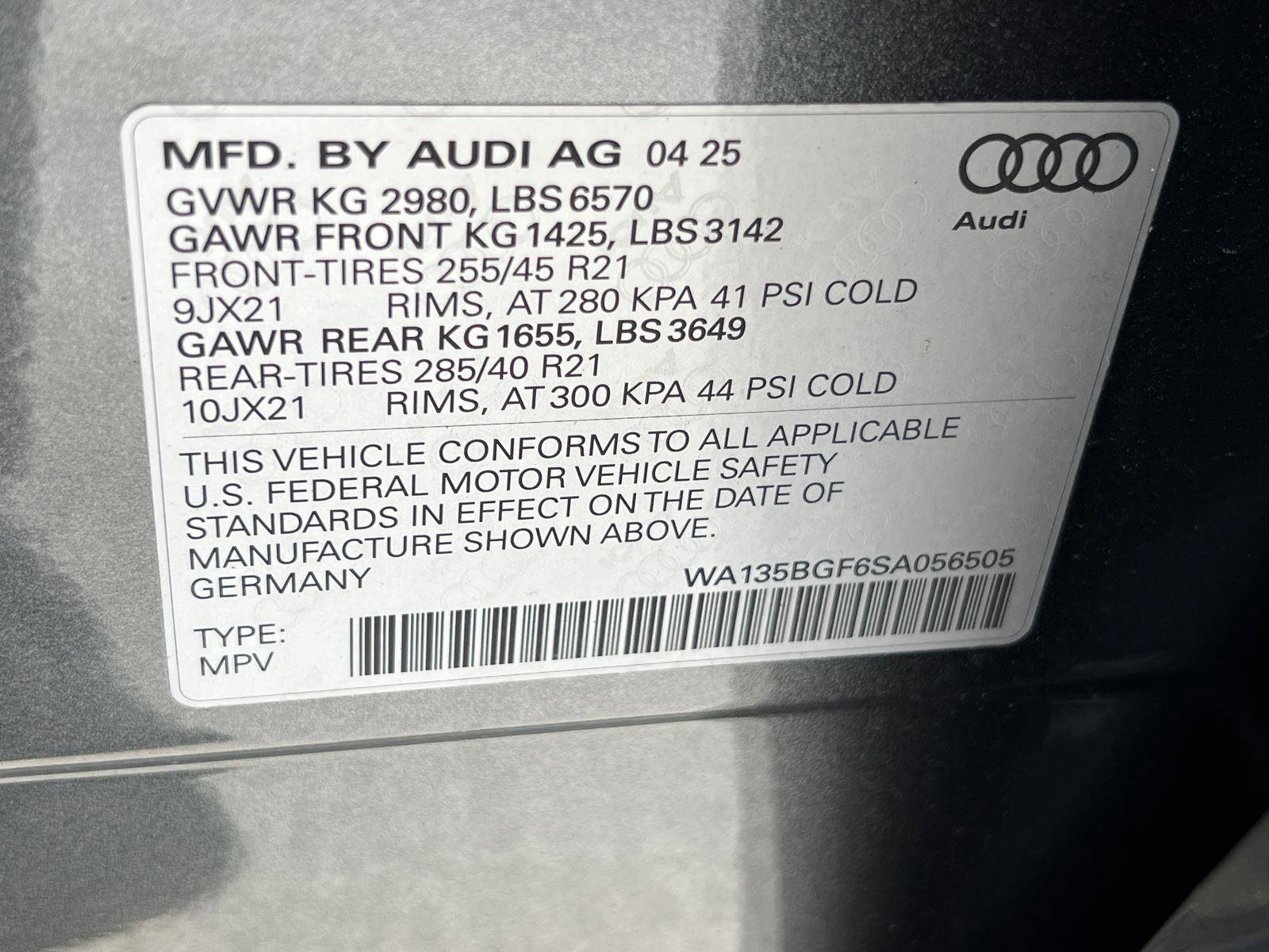 New 2025 Audi SQ6 e-tron Prestige w/ 21" Black Optic Wheel Package image 27