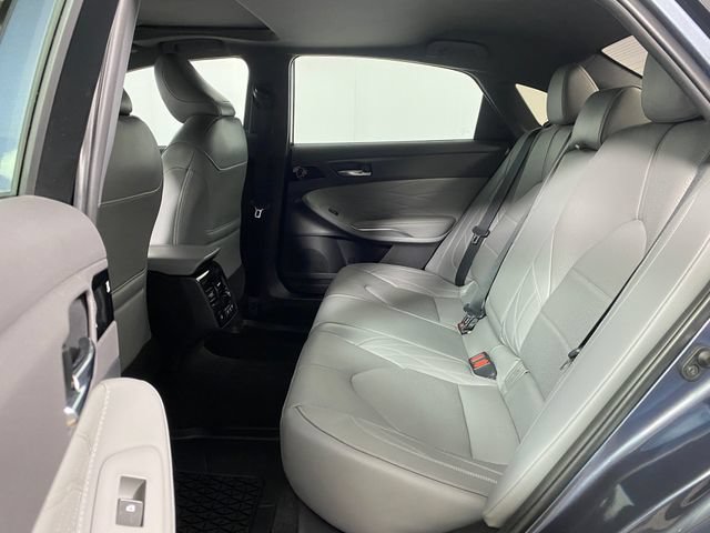 Certified 2019 Toyota Avalon Limited w/ Advanced Safety Package FWD image 11