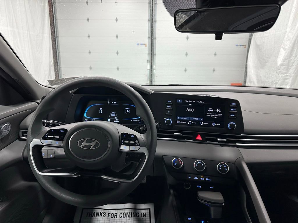 Used 2025 Hyundai Elantra SE image 16