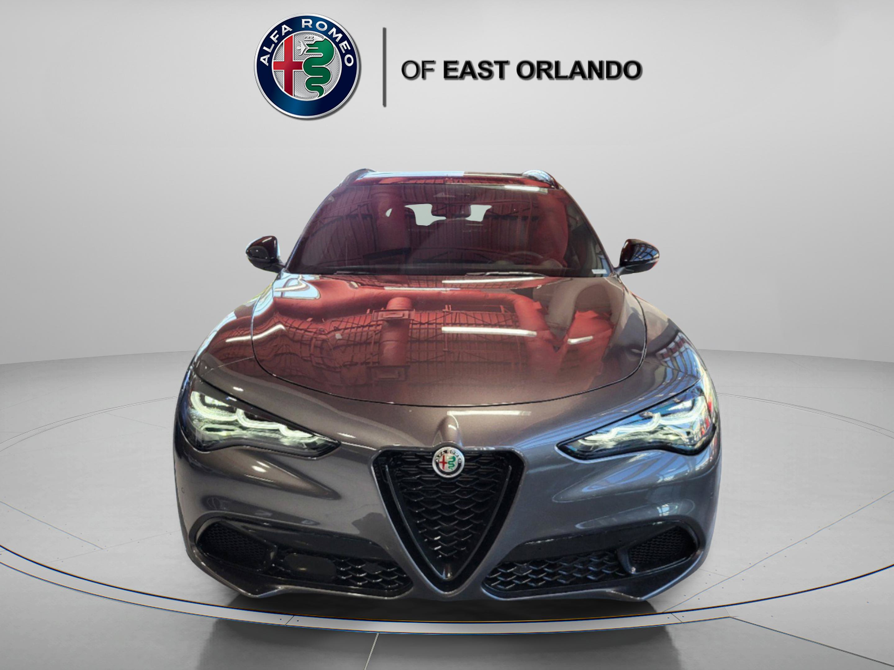 New 2025 Alfa Romeo Stelvio Sprint image 2