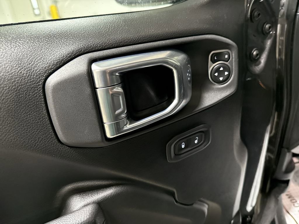 New 2025 Jeep Wrangler Unlimited Rubicon 4xe w/ Technology Group image 21