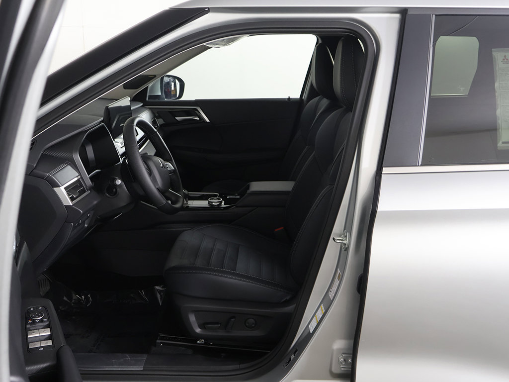 New 2026 Mitsubishi Outlander SE FWD image 32
