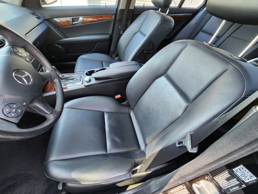 Used 2009 Mercedes-Benz C 300 Sedan image 19