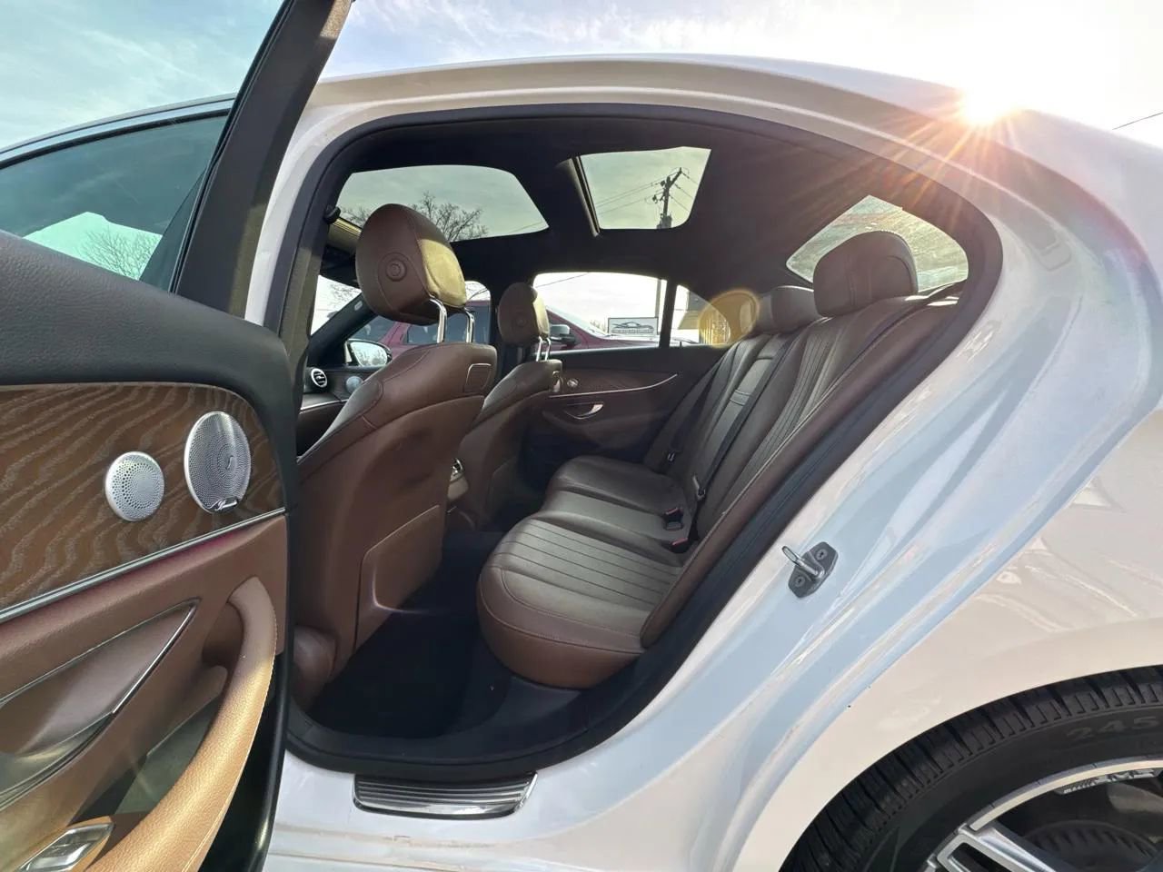 Used 2018 Mercedes-Benz E 300 image 28