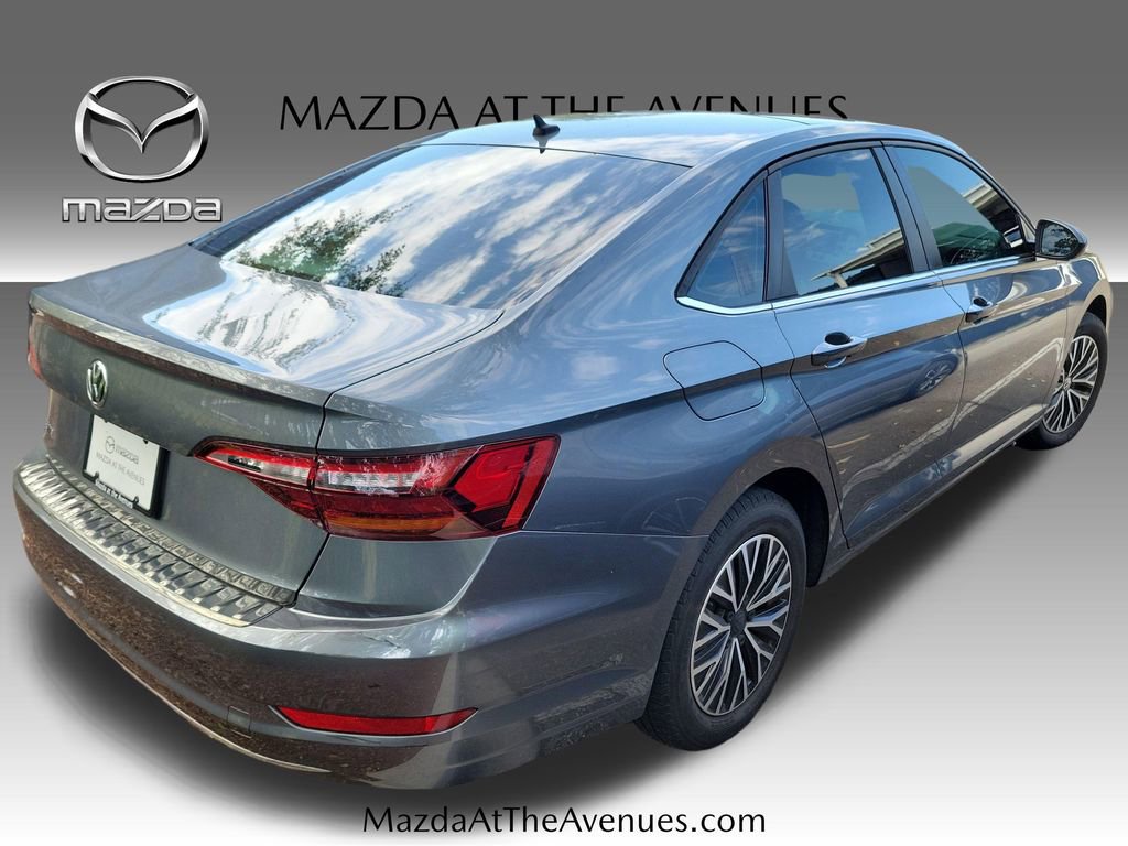 Used 2019 Volkswagen Jetta SE w/ Cold Weather Package FWD image 13