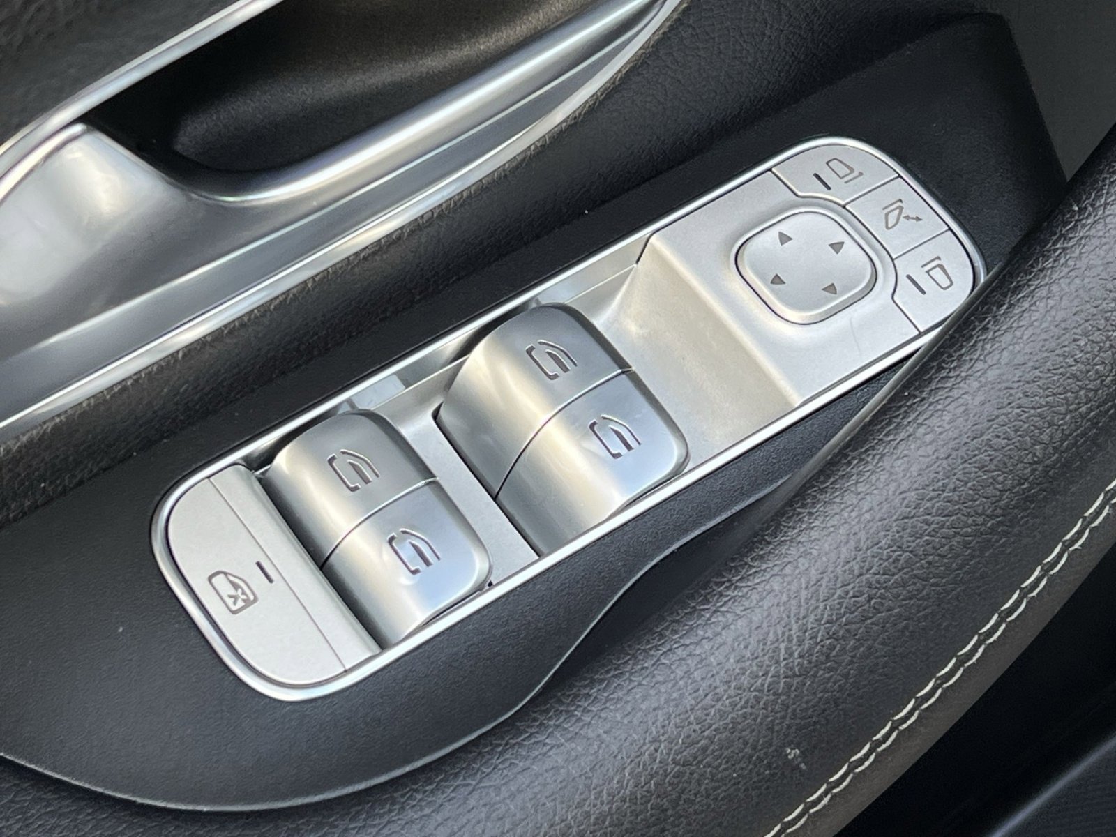 Used 2020 Mercedes-Benz GLE 350 4MATIC image 13