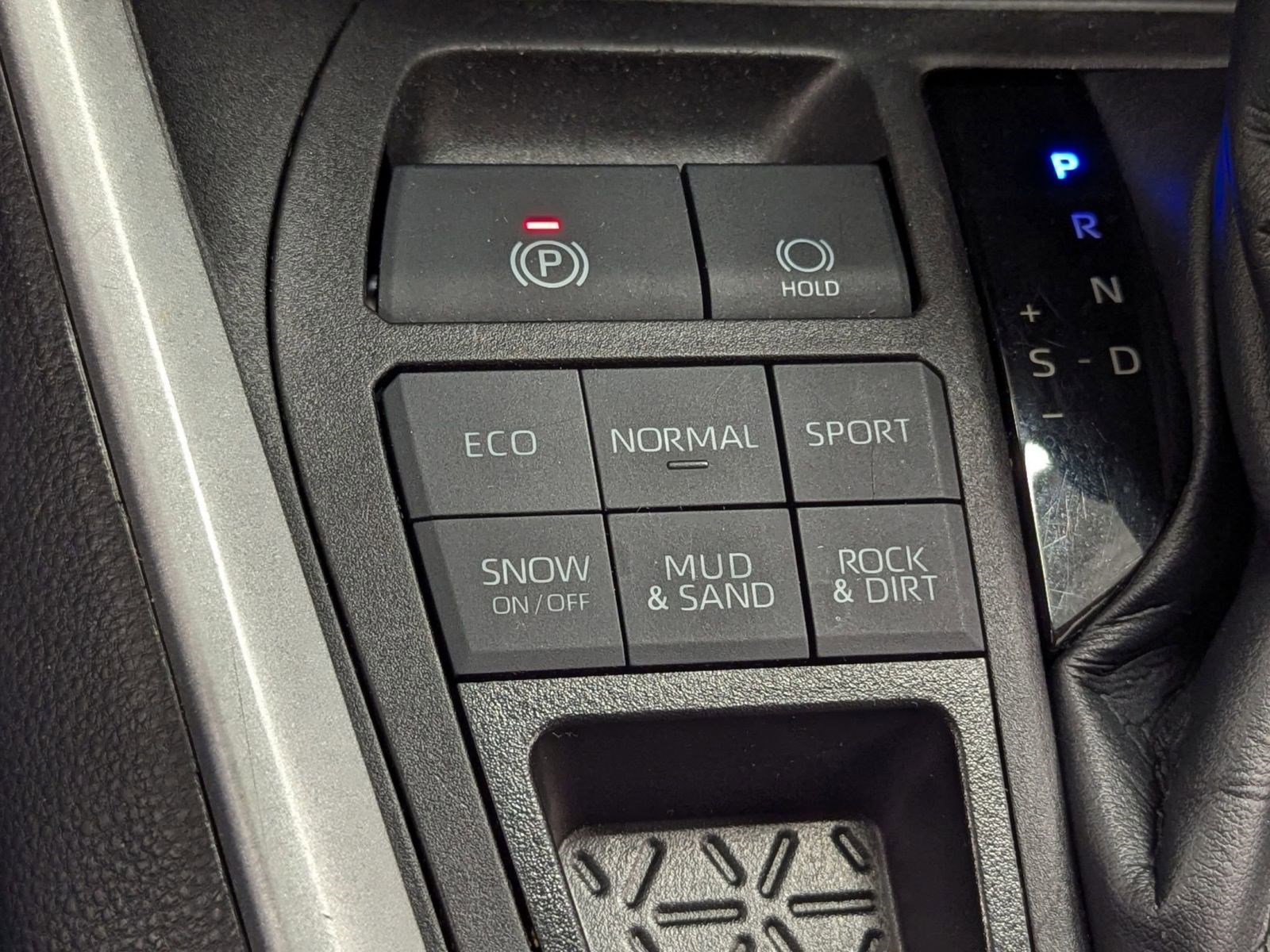 Used 2023 Toyota RAV4 XLE image 28