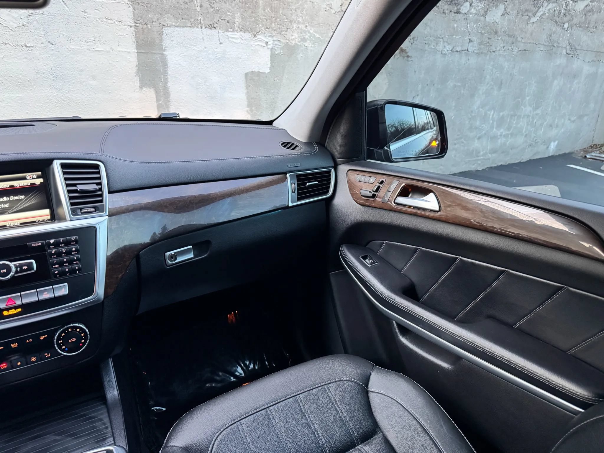Used 2014 Mercedes-Benz GL 450 4MATIC image 34