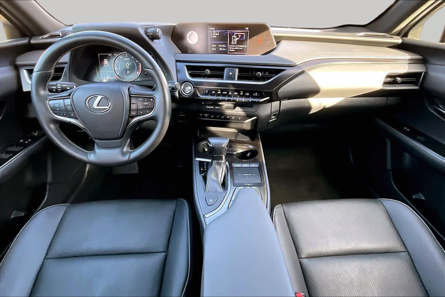 Used 2019 Lexus UX 200 w/ Premium Package FWD image 13