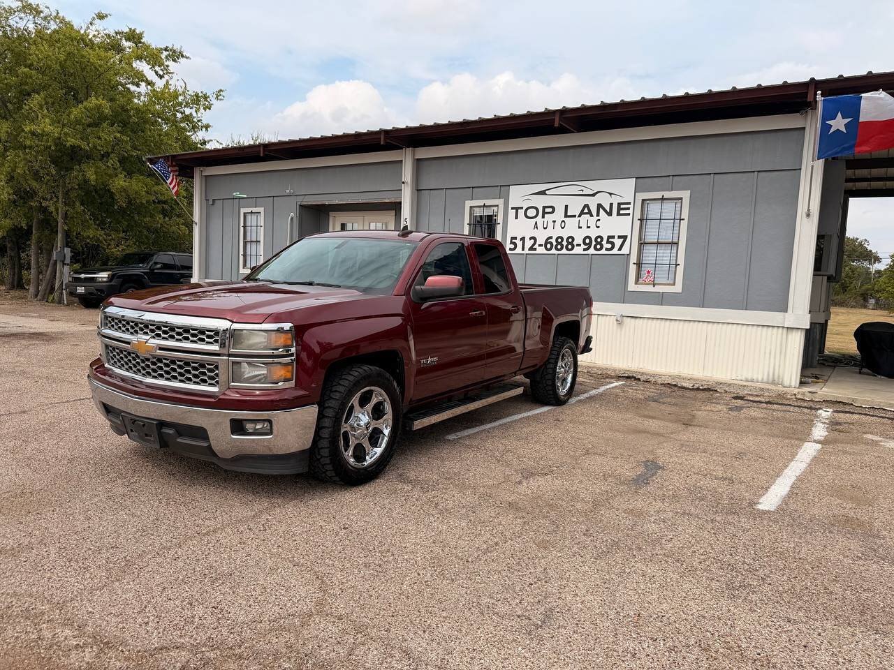 Used 2015 Chevrolet Silverado 1500 LT w/ Texas Edition, 1LT Trim RWD image 2