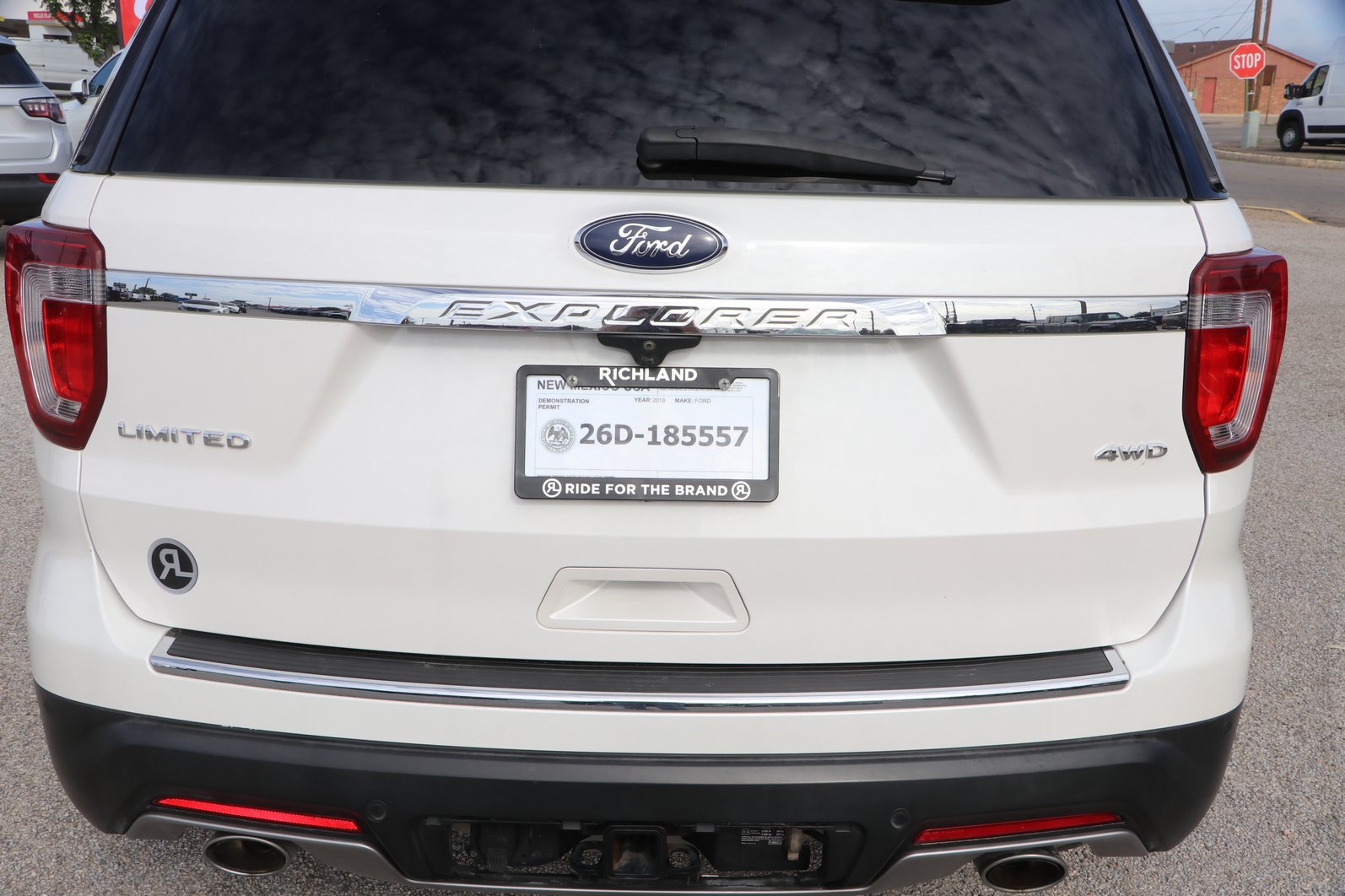 Used 2018 Ford Explorer Limited w/ Equipment Group 301A AWD/4WD image 6