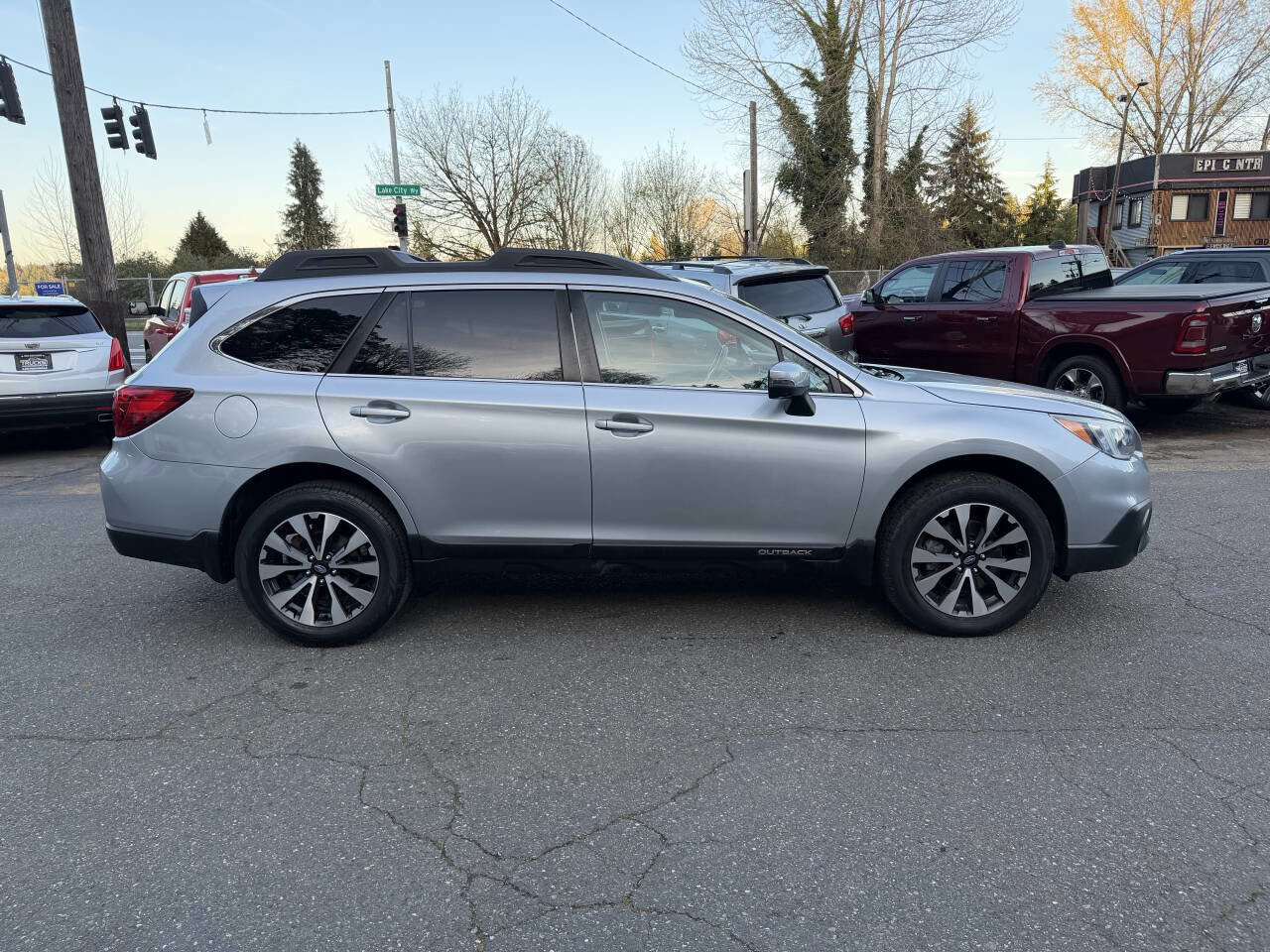 Used 2017 Subaru Outback 2.5i Limited w/ Popular Package #5 image 5