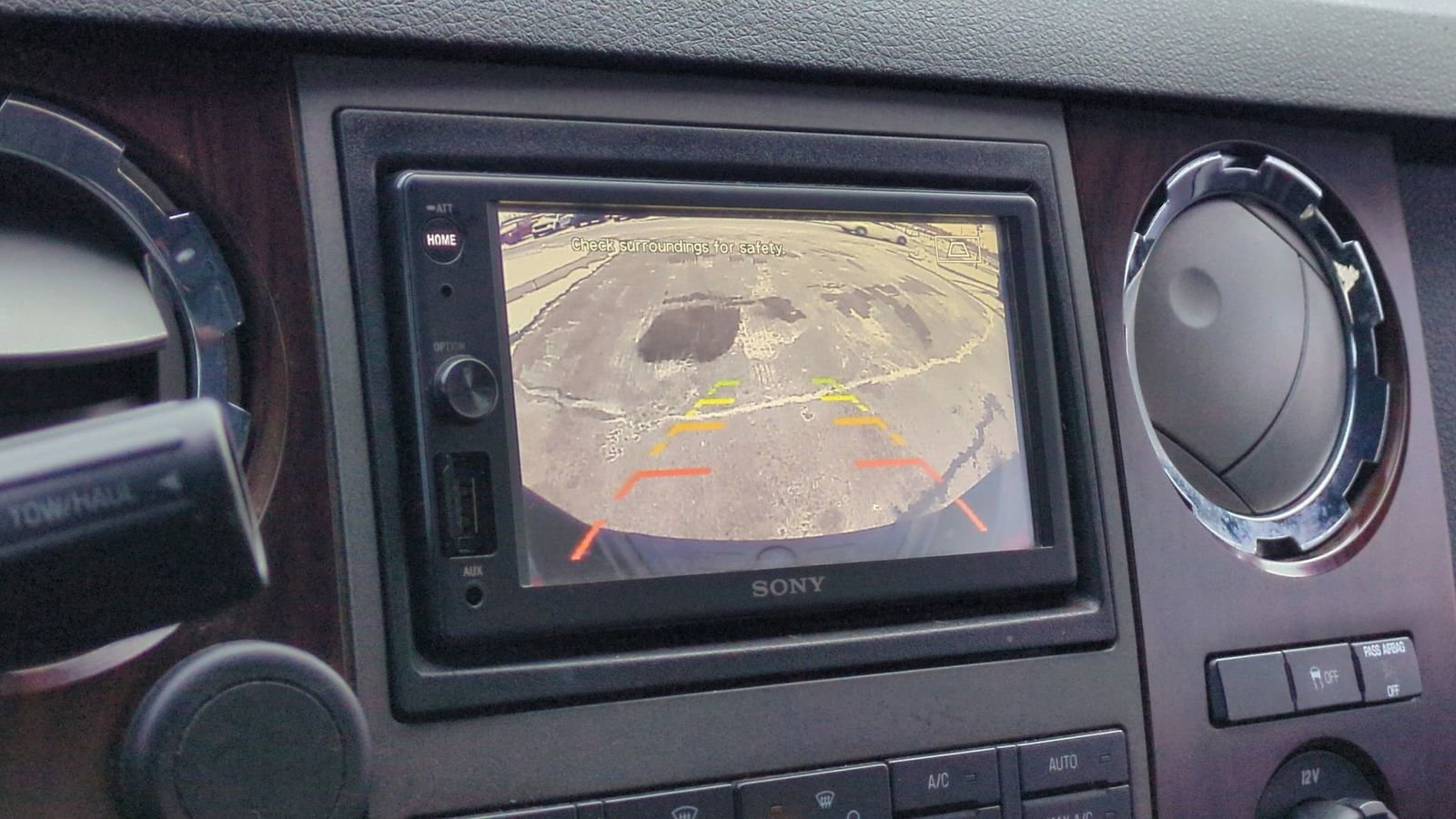 Used 2012 Ford F350 Lariat w/ Chrome Pkg image 29