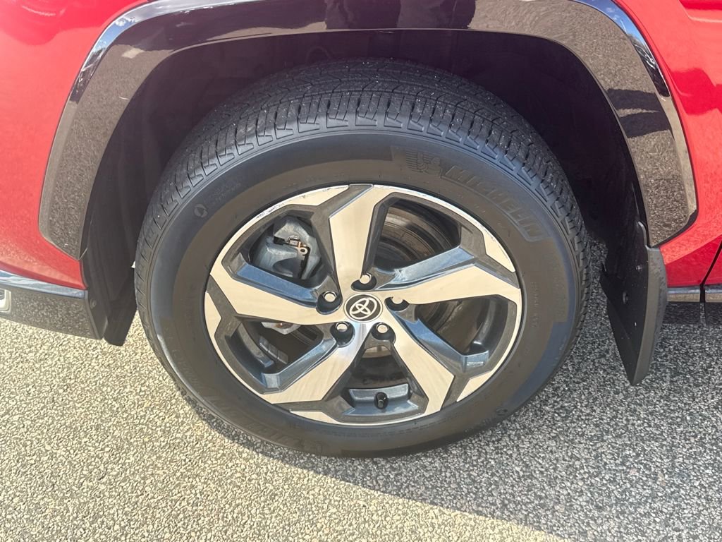 Used 2022 Toyota RAV4 SE image 37