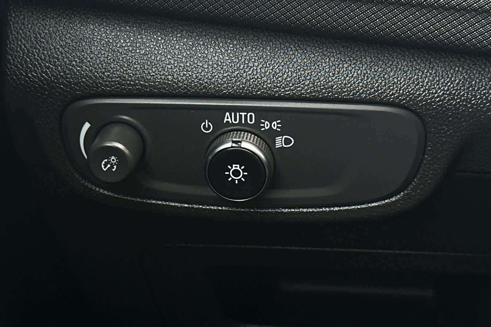 Used 2025 Chevrolet TrailBlazer LS FWD image 31
