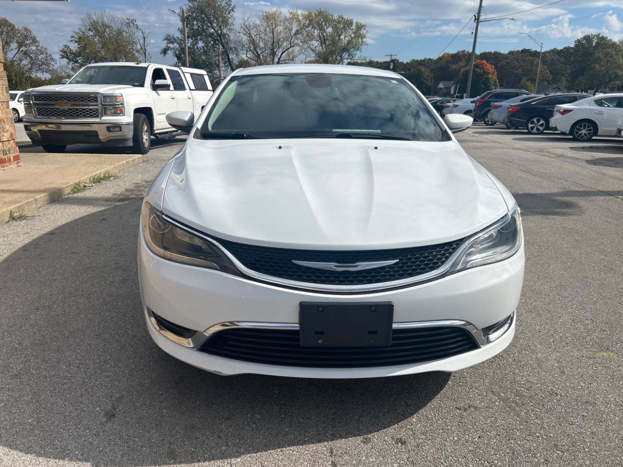 Used 2016 Chrysler 200 Limited w/ Convenience Group FWD image 2