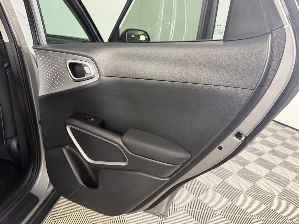 Used 2025 Kia Soul LX w/ LX Technology Package image 26