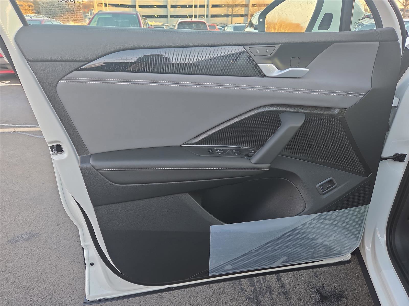 New 2026 Volkswagen Tiguan SE image 12