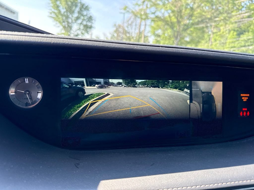 Used 2019 Lexus LS 500 w/ Interior Upgrade Package RWD image 17
