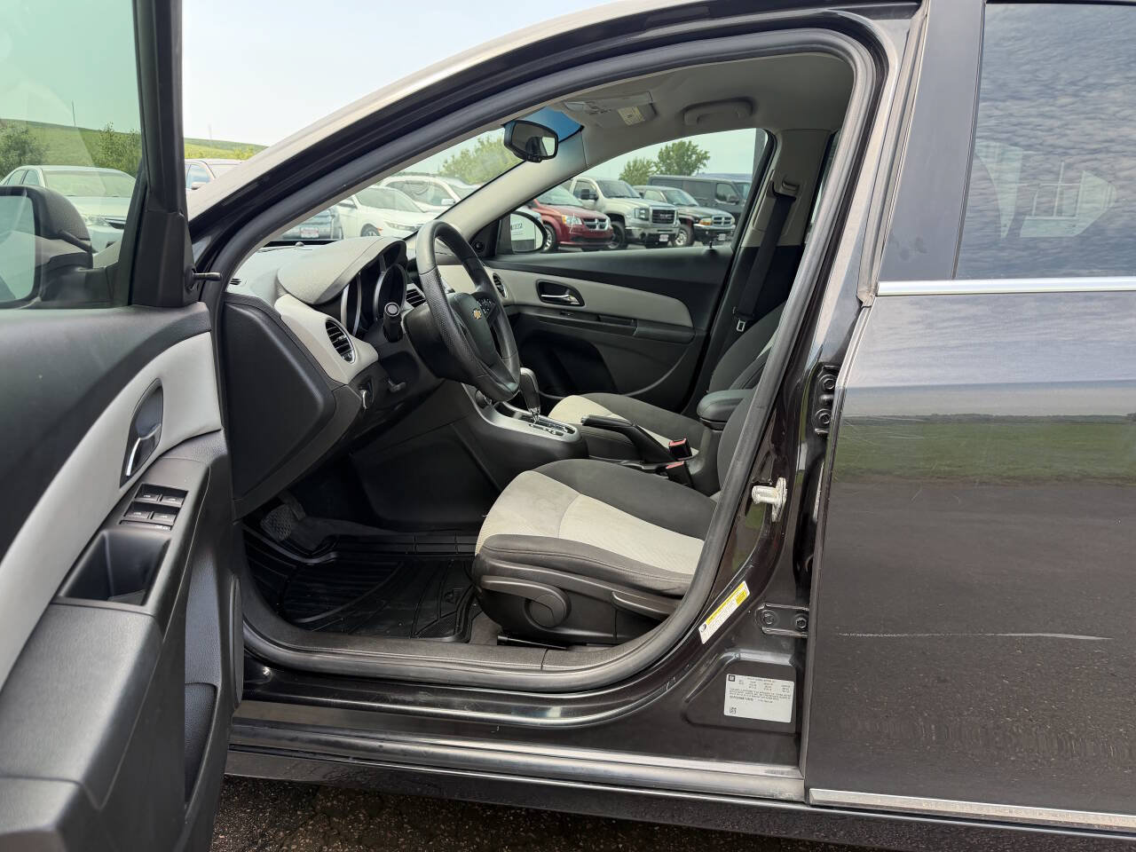 Used 2011 Chevrolet Cruze LS w/ Connectivity Package FWD image 10