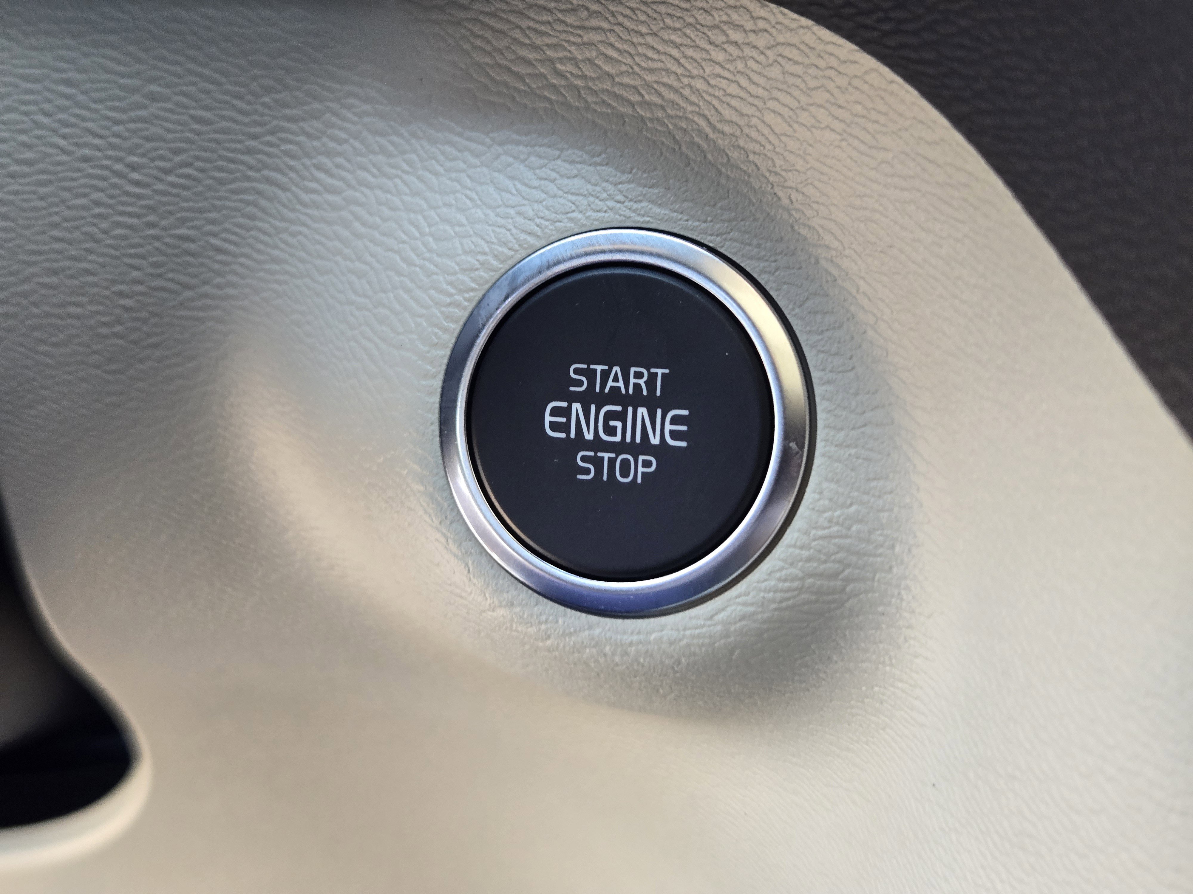 New 2026 Volvo XC40 B5 Plus w/ Protection Package Premier image 24