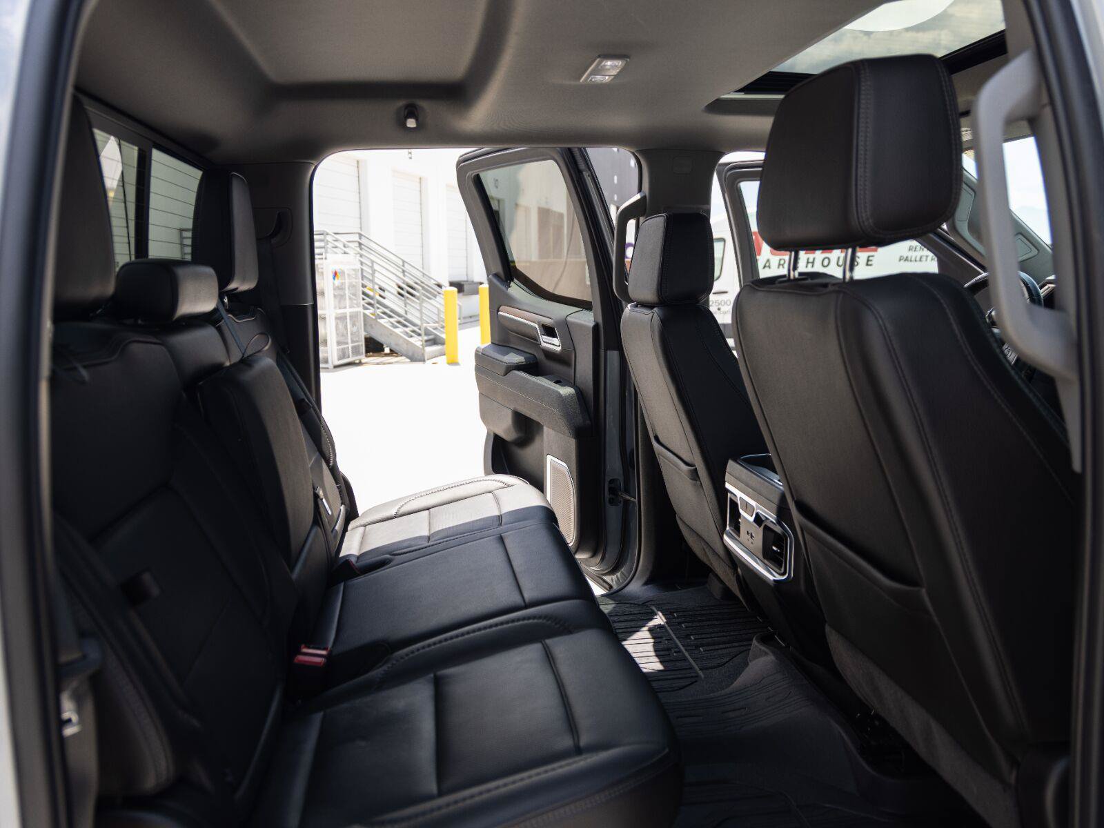 Used 2024 GMC Sierra 1500 Denali AWD/4WD image 18
