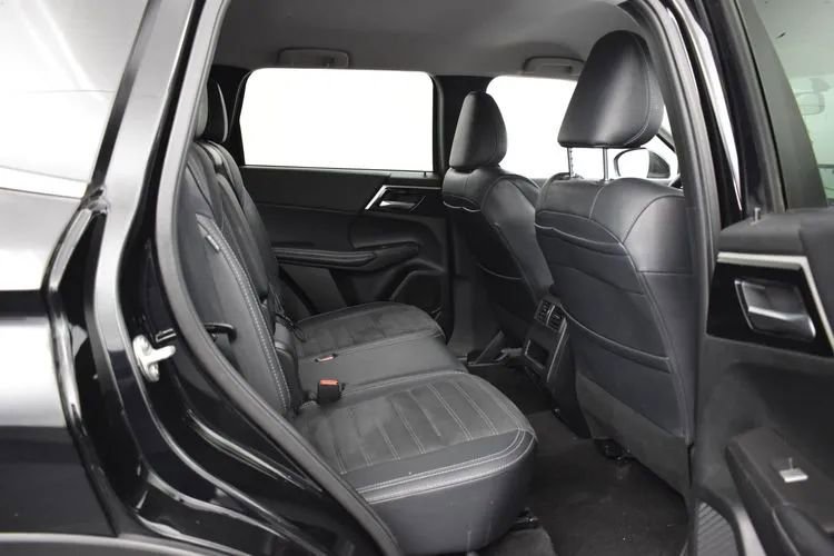 Used 2024 Mitsubishi Outlander FWD image 18