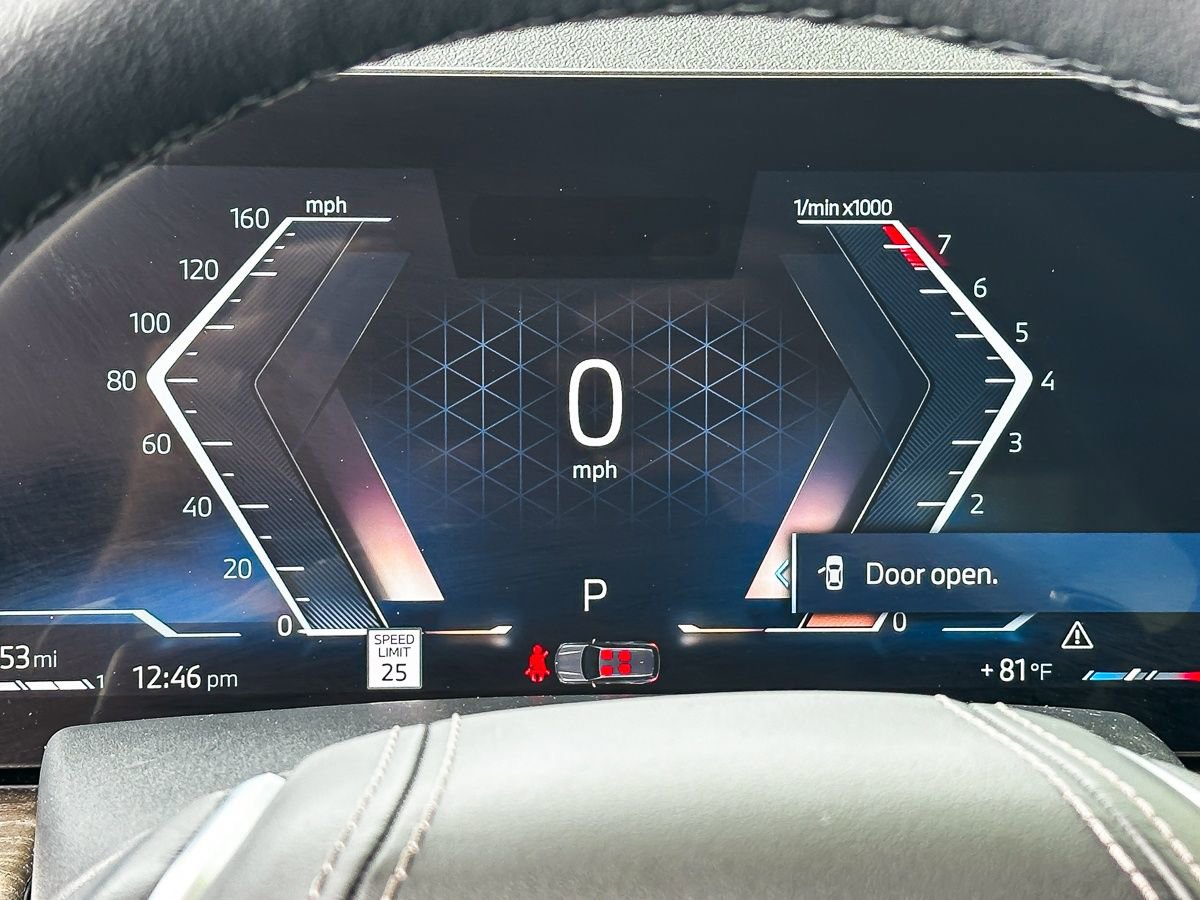 Certified 2024 BMW X7 xDrive40i w/ Executive Package image 18