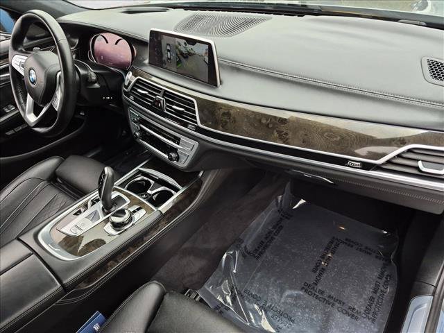 Used 2017 BMW 750i RWD image 24