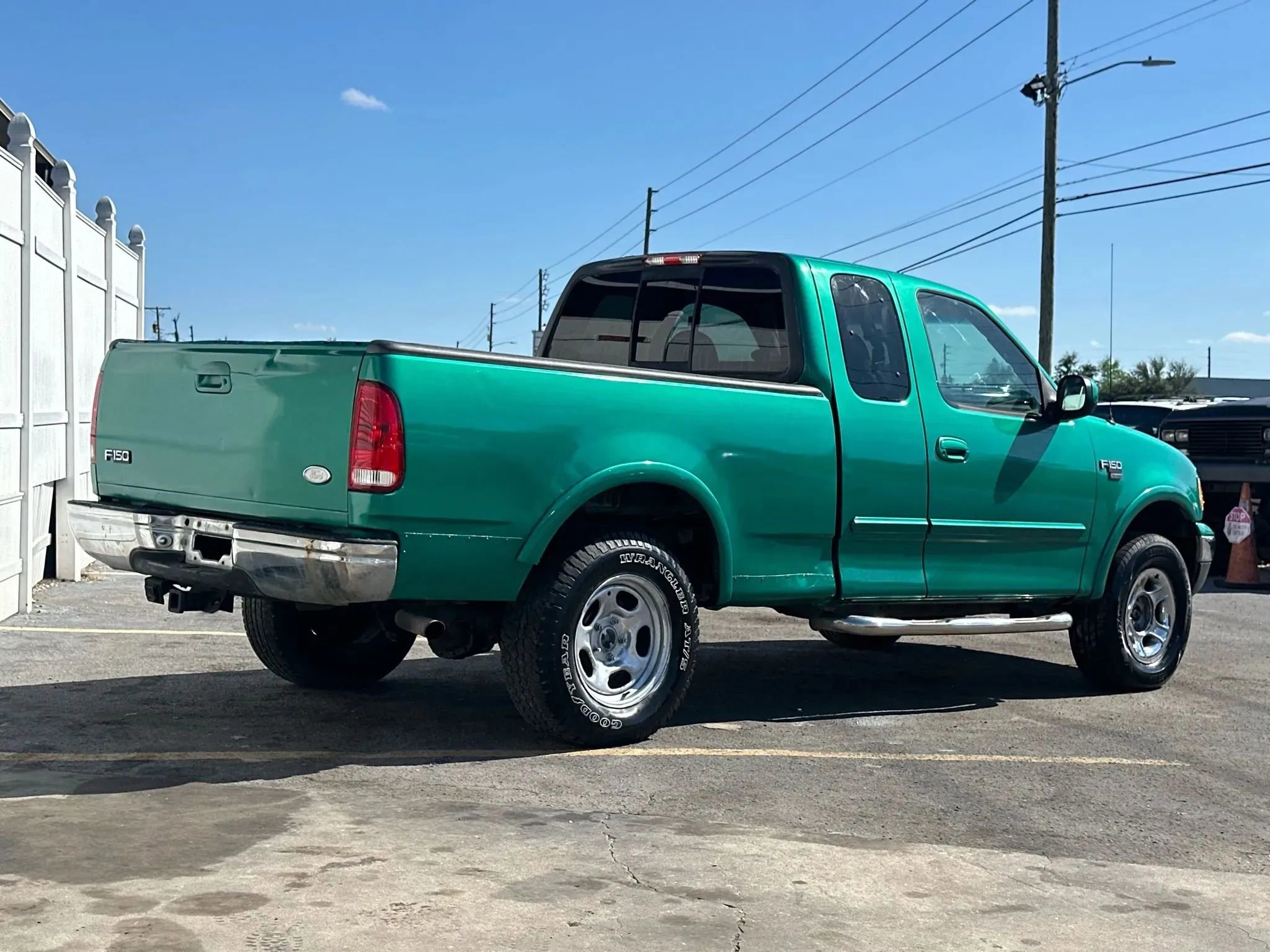 Used 1999 Ford F150 4x4 SuperCab image 4