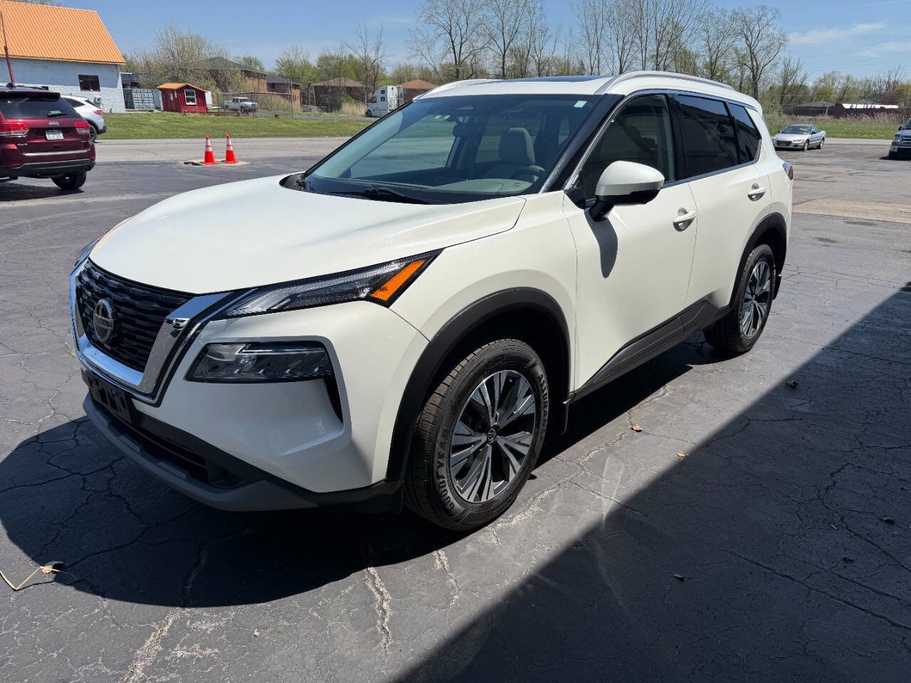 Used 2021 Nissan Rogue SV w/ Premium Package AWD/4WD image 3