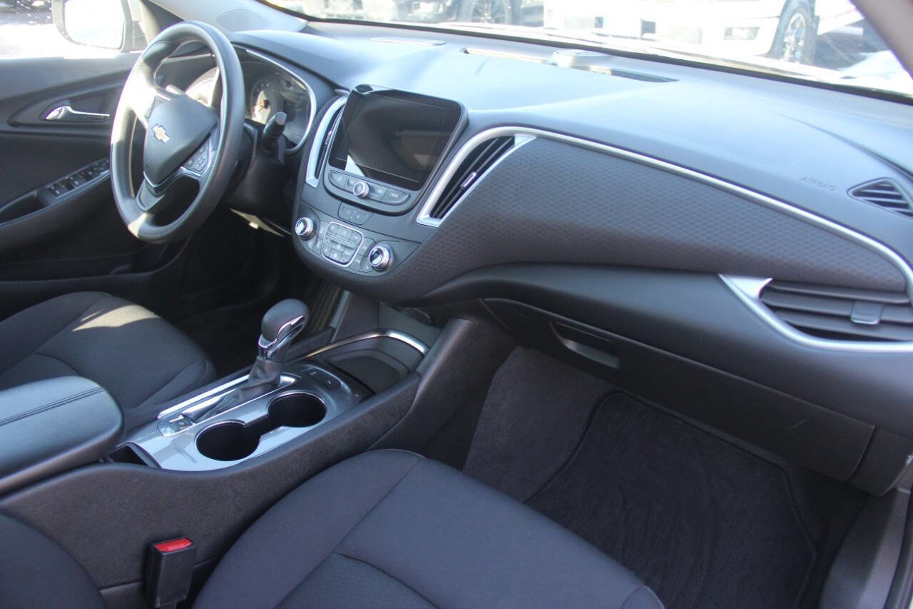 Used 2024 Chevrolet Malibu LT image 19