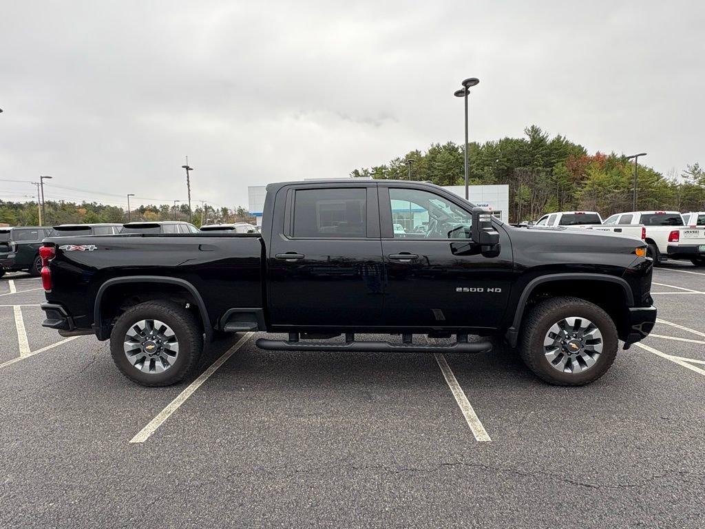 Used 2025 Chevrolet Silverado 2500 Custom w/ Custom Convenience Package image 3