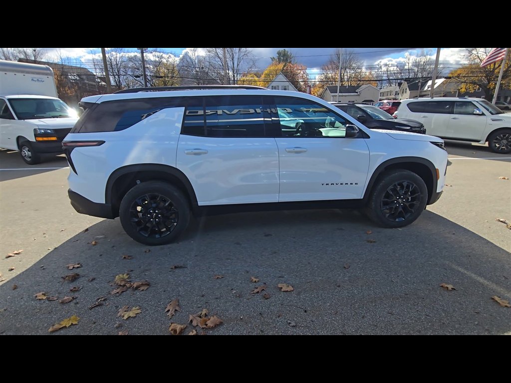 New 2026 Chevrolet Traverse LT w/ Midnight/Sport Edition image 9