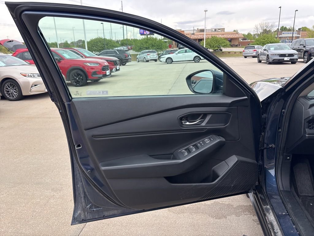 Used 2023 Honda Accord EX image 9