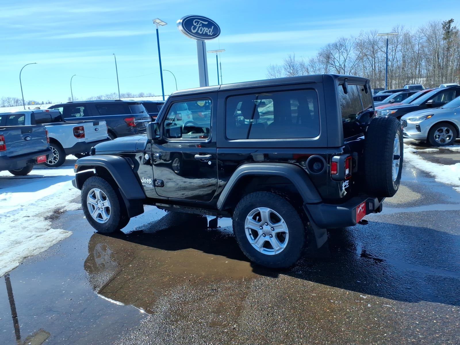 Used 2020 Jeep Wrangler Sport S image 3