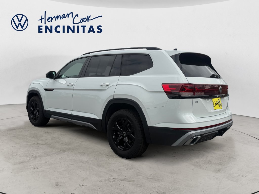Certified 2025 Volkswagen Atlas Peak Edition SE AWD/4WD image 3
