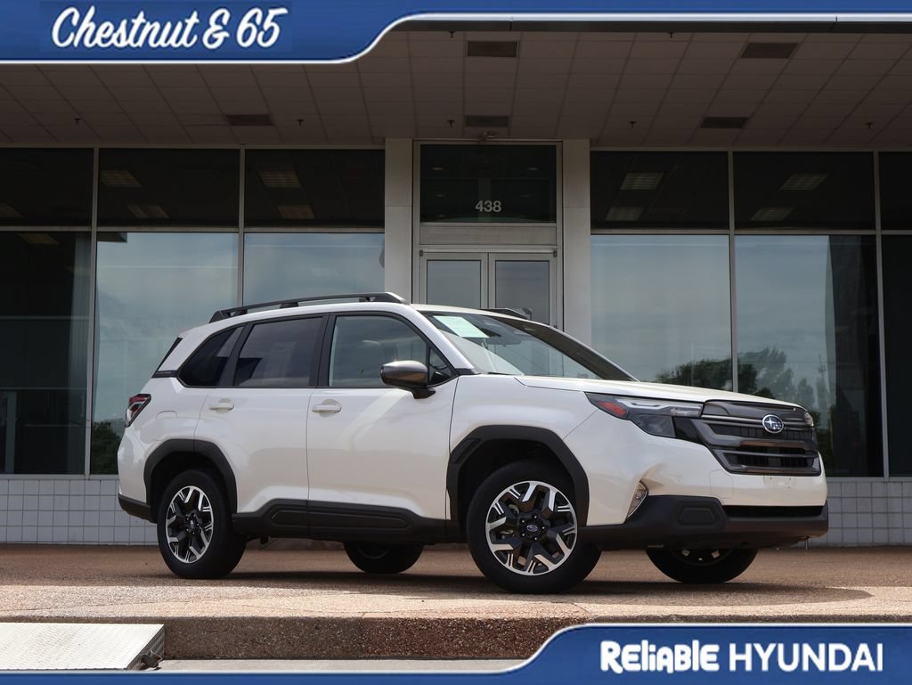 Used 2025 Subaru Forester Premium AWD/4WD image 2