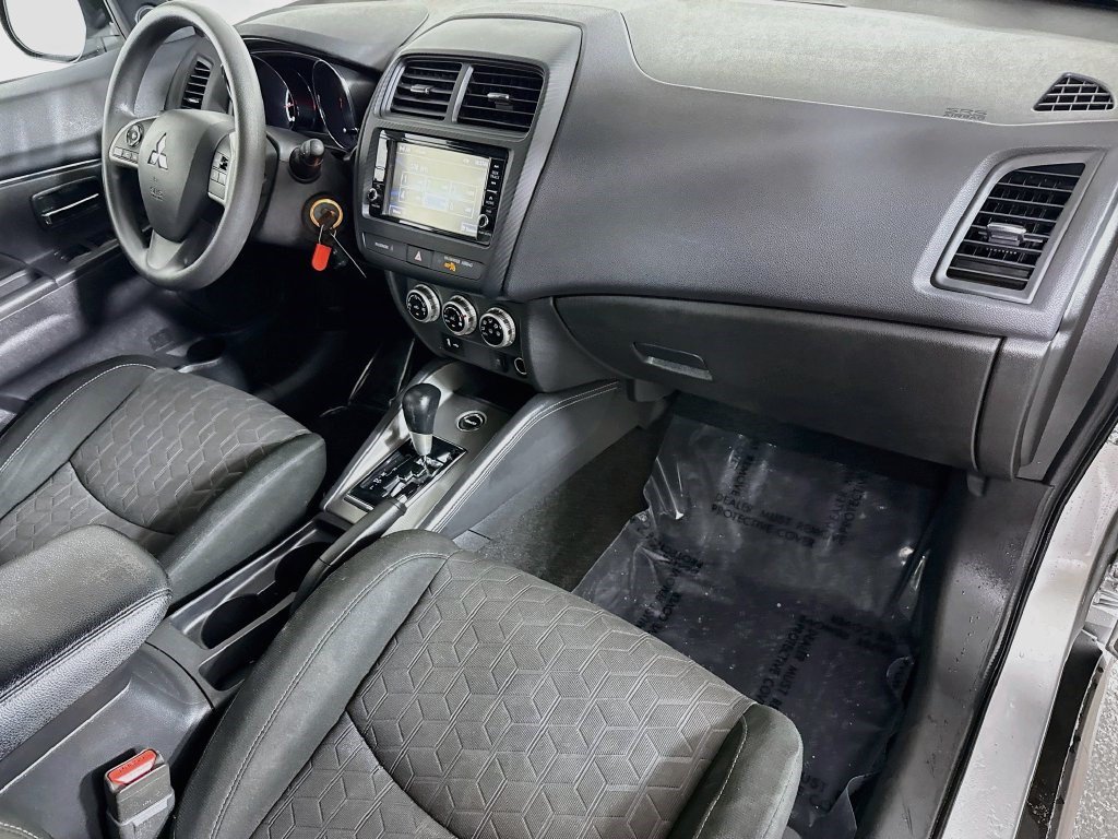 Used 2025 Mitsubishi Outlander Sport AWD image 28