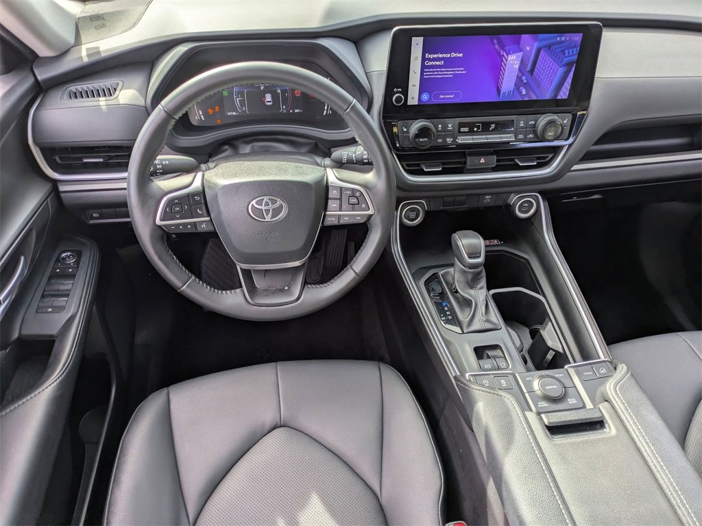 Used 2025 Toyota Grand Highlander AWD image 24