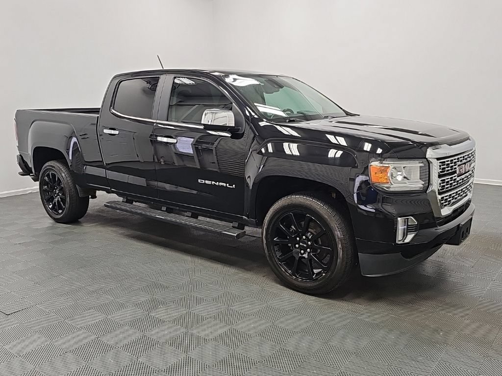Used 2022 GMC Canyon Denali w/ Denali Black Edition Package AWD/4WD image 3